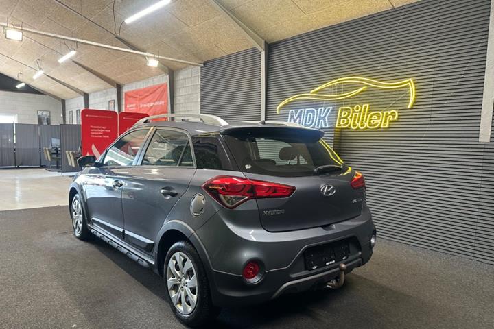 undefined Hyundai i20 Active Cross fra 2016 set udefra
