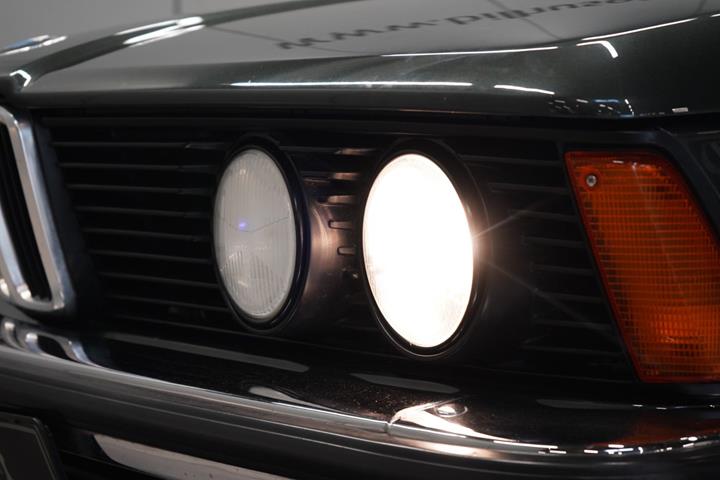 Grøn BMW 315 fra 1983
