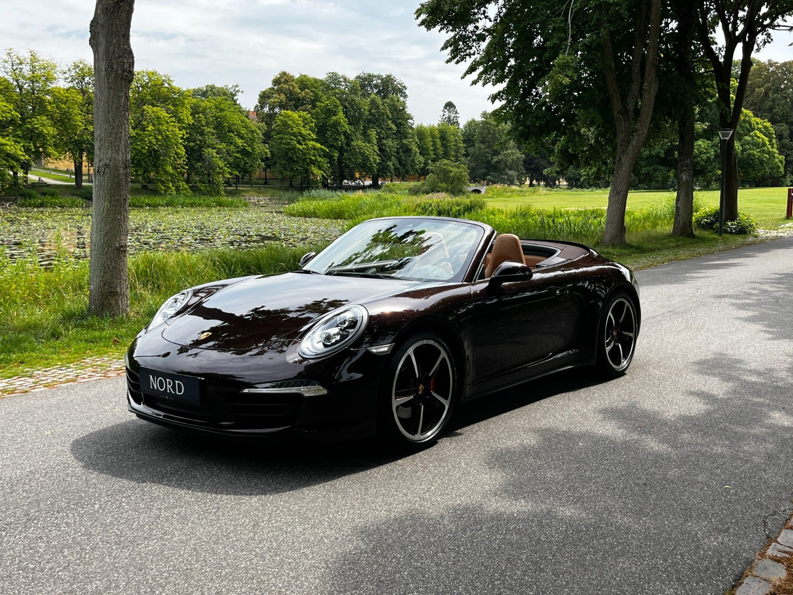 Brun Porsche 911 Carrera 4S fra 2014