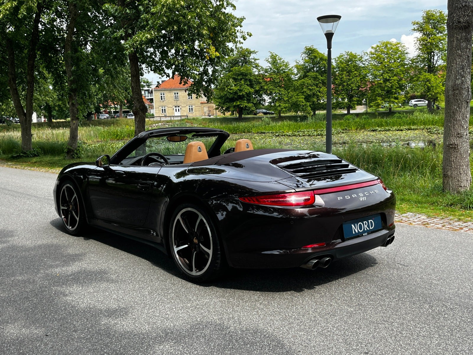 Brun Porsche 911 Carrera 4S fra 2014