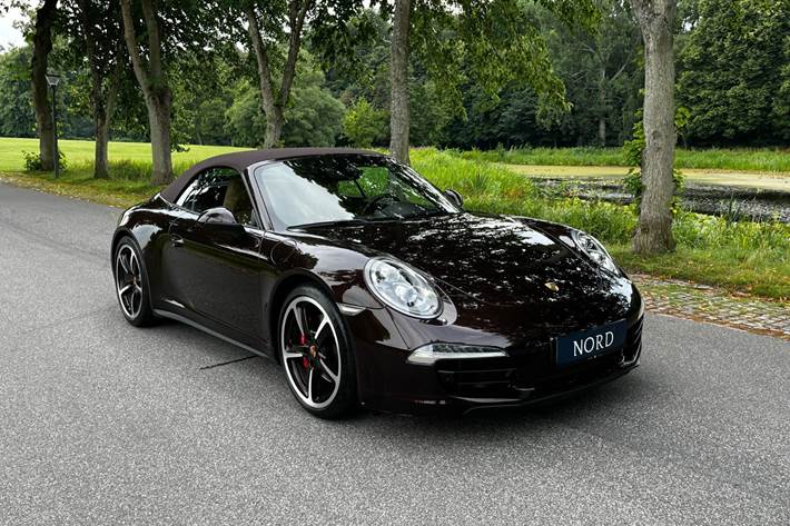 Brun Porsche 911 Carrera 4S fra 2014