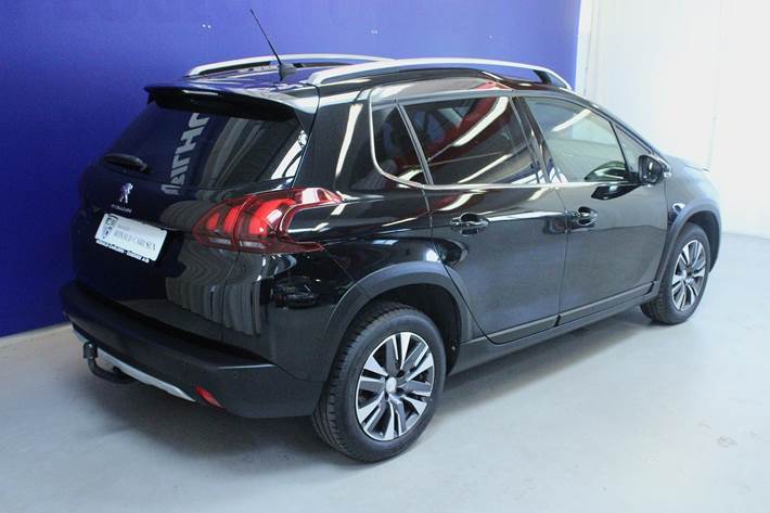 Sort Peugeot 2008 fra 2019