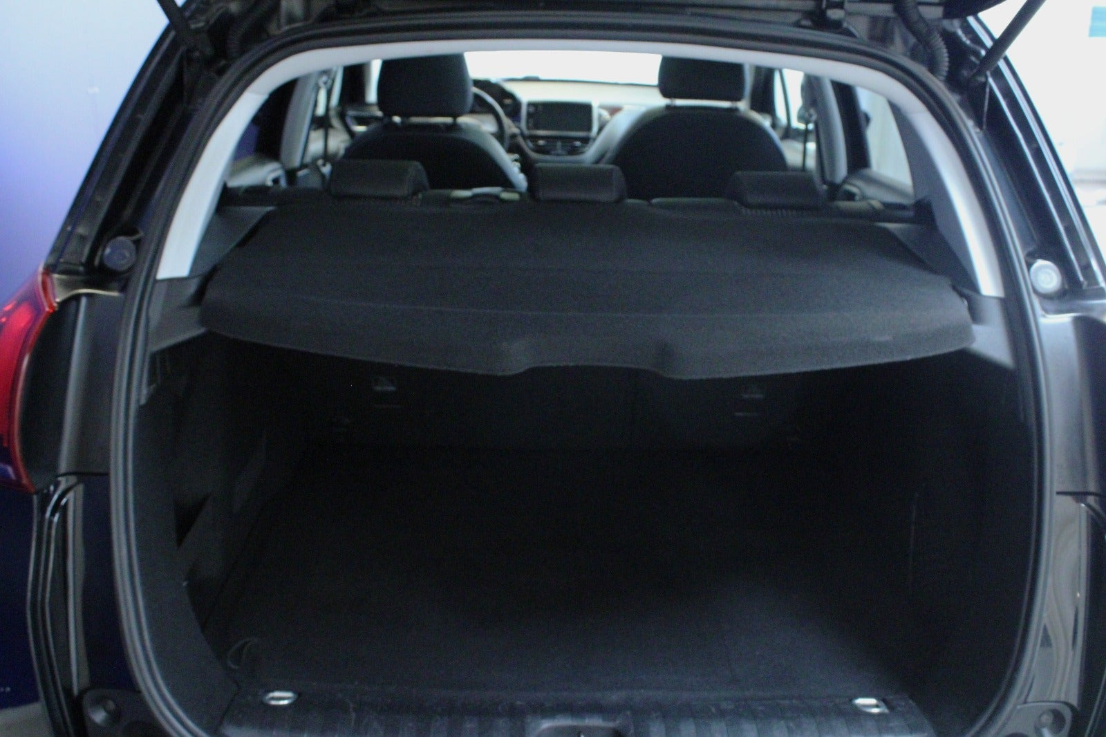 Sort Peugeot 2008 fra 2019