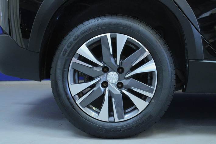 Sort Peugeot 2008 fra 2019