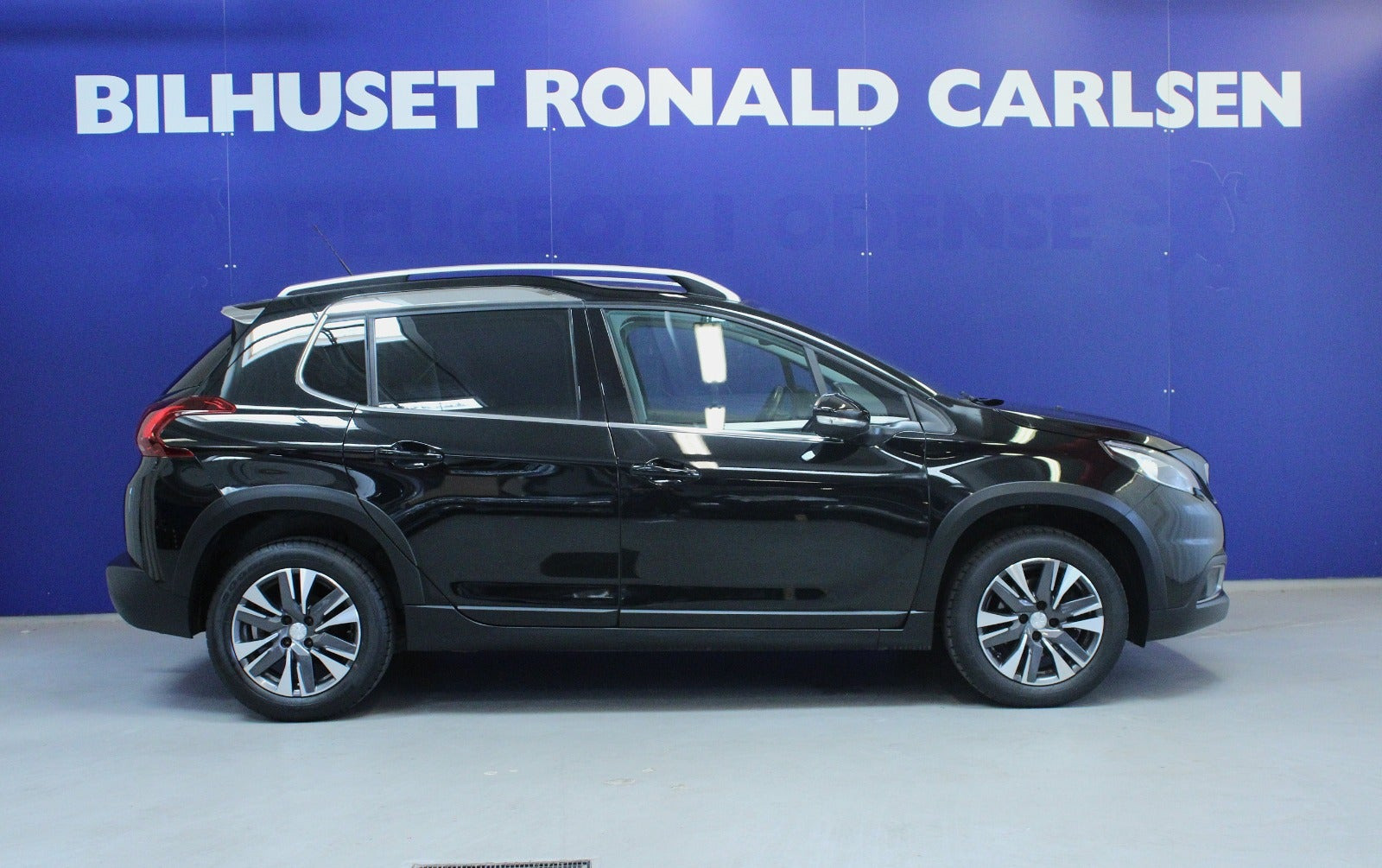 Sort Peugeot 2008 fra 2019