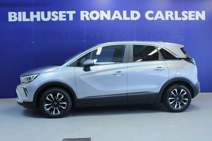 Grå Opel Crossland fra 2021