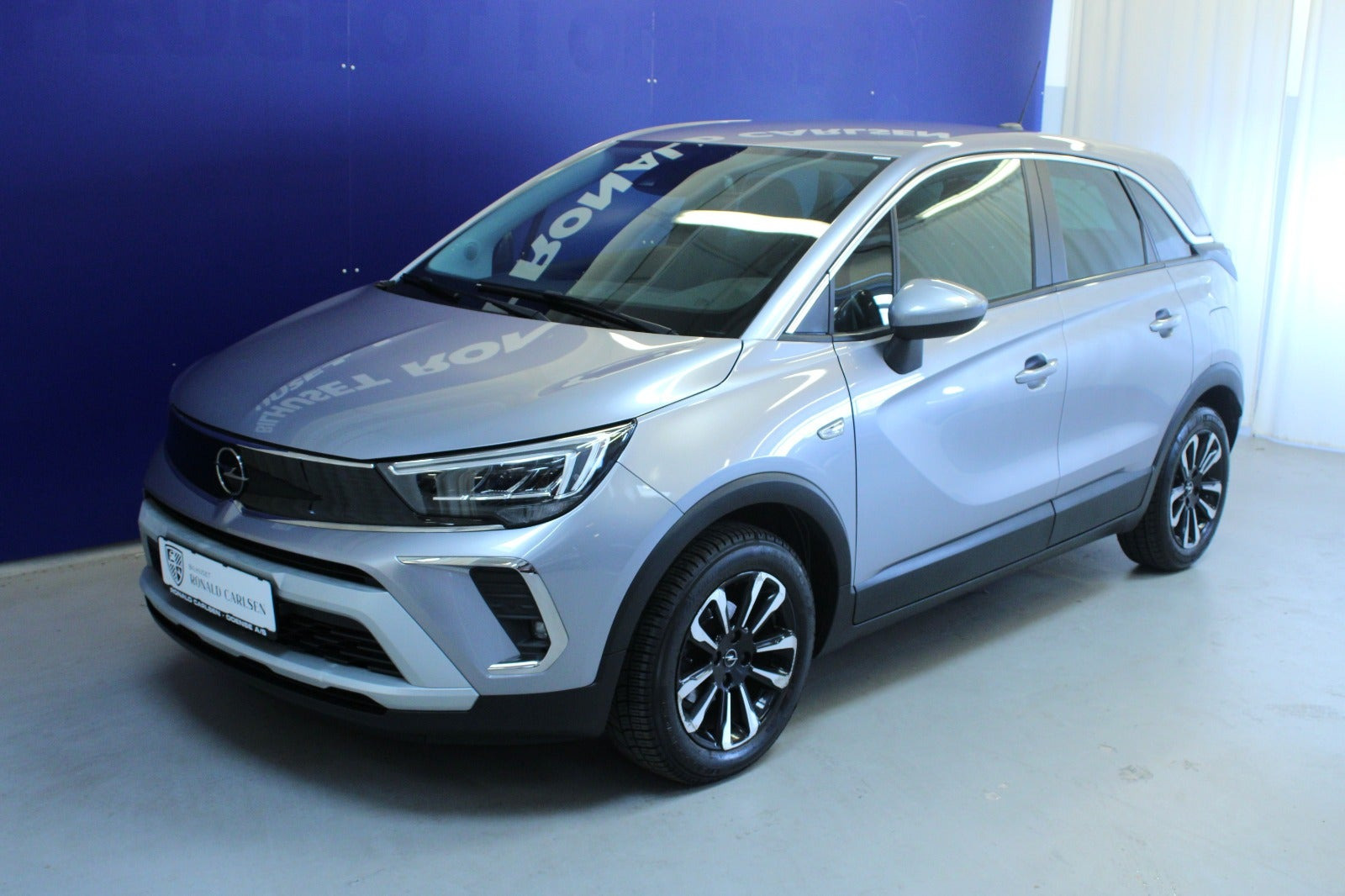 Grå Opel Crossland fra 2021