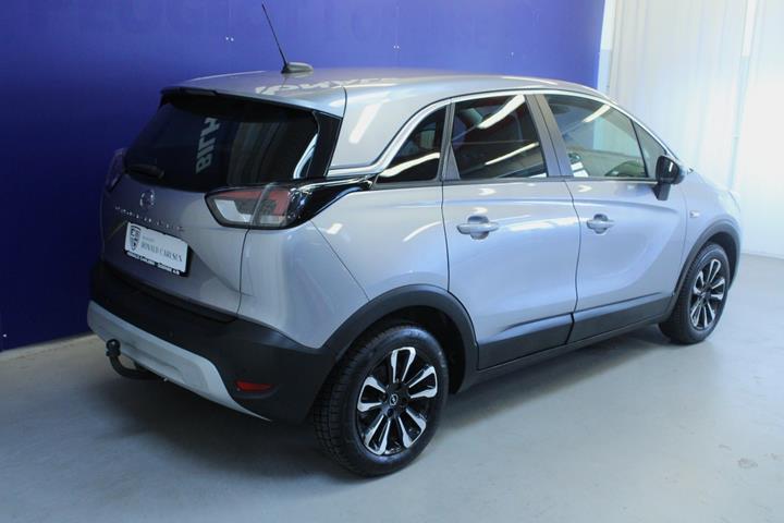 Grå Opel Crossland fra 2021