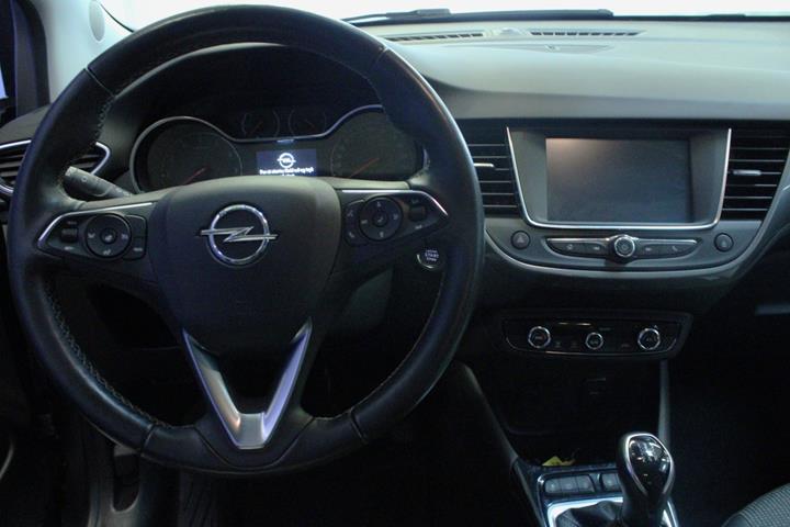 Grå Opel Crossland fra 2021