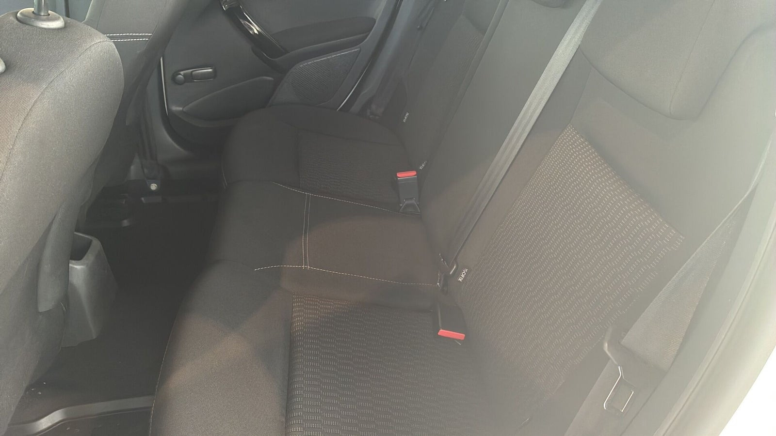 Hvid Peugeot 208 fra 2016