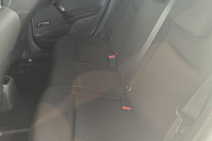 Hvid Peugeot 208 fra 2016
