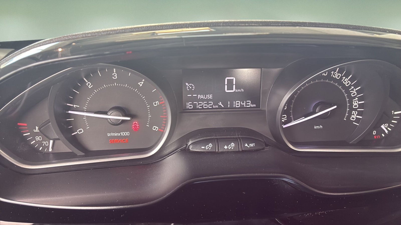 Hvid Peugeot 208 fra 2016