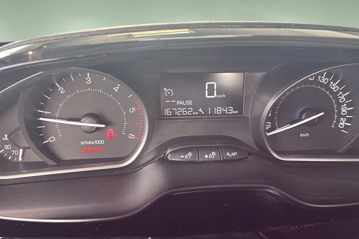 Hvid Peugeot 208 fra 2016