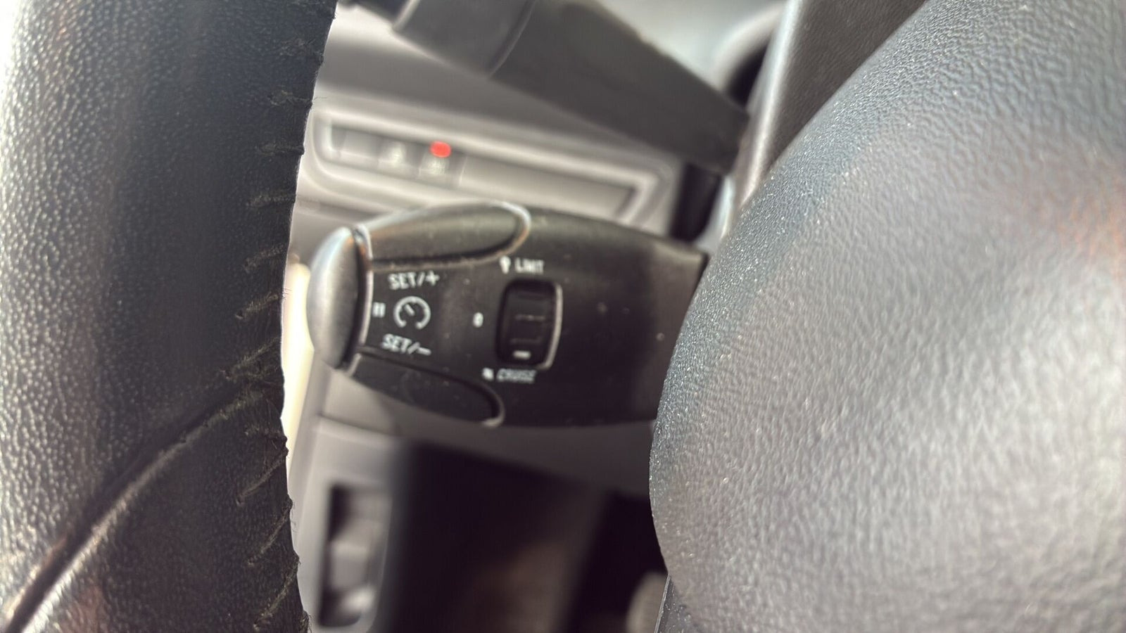 Hvid Peugeot 208 fra 2016