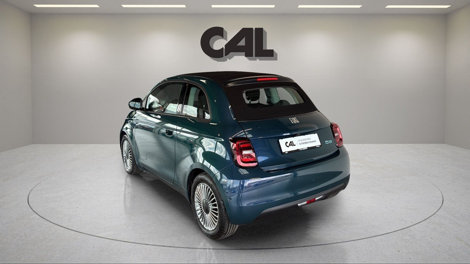 Blå Fiat 500e fra 2024