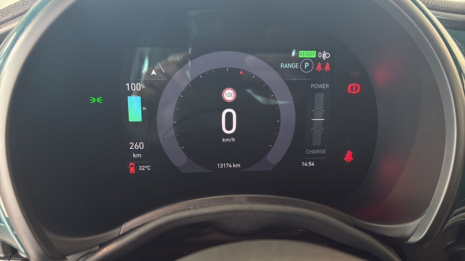 Blå Fiat 500e fra 2024
