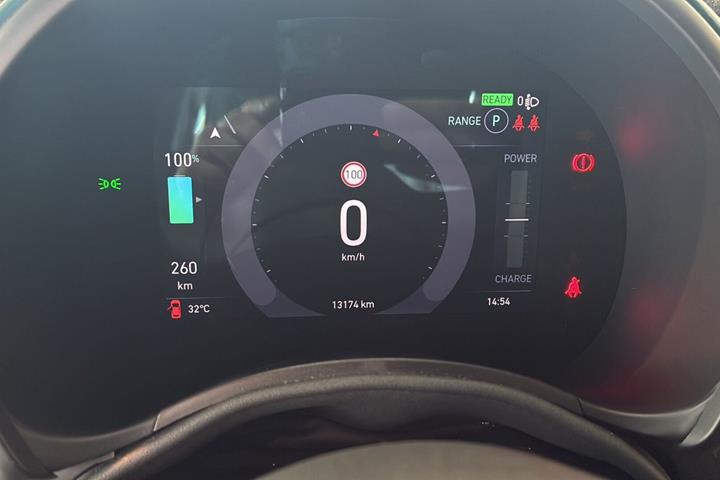 Blå Fiat 500e fra 2024