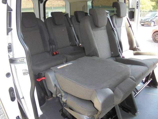 Hvid Ford Transit Custom Kombi 310 L2 fra 2018 set indefra