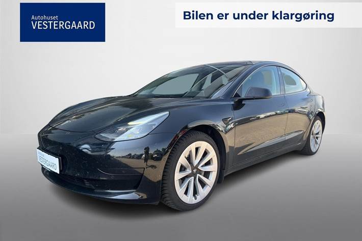 Sort Tesla Model 3 fra 2022