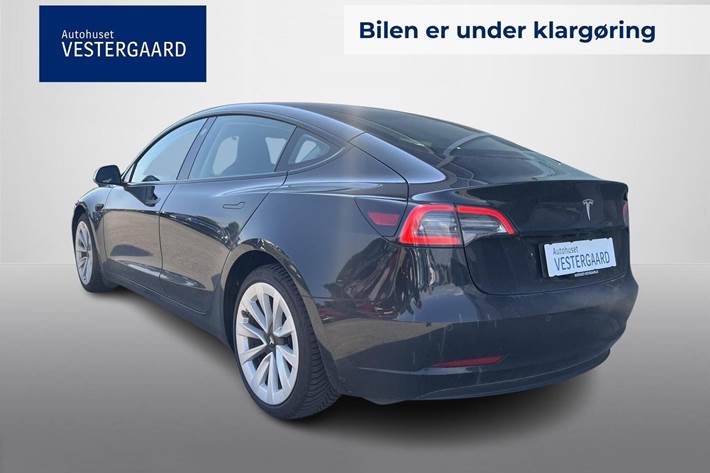 Sort Tesla Model 3 fra 2022