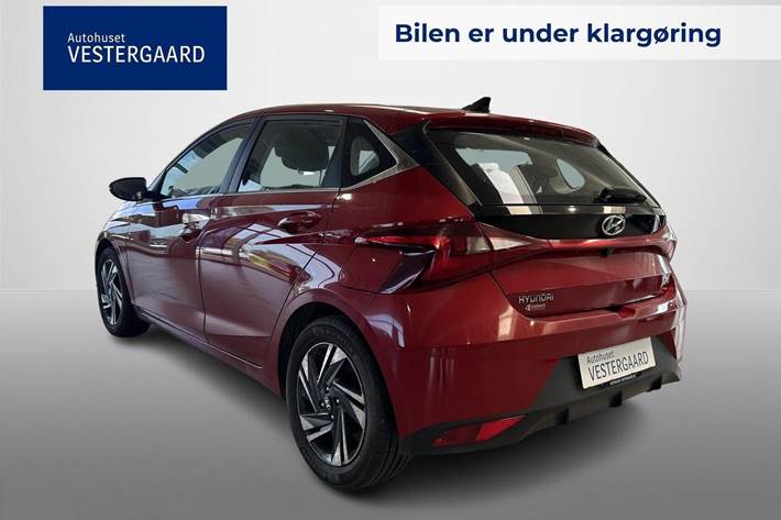 Rød Hyundai i20 fra 2022