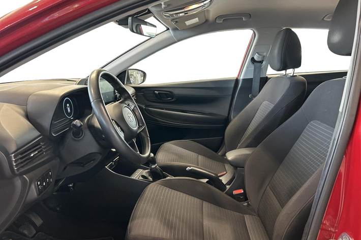 Rød Hyundai i20 fra 2022