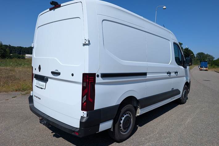 Hvid Renault Master V T33 fra 2025