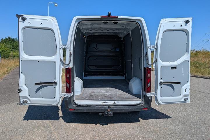 Hvid Renault Master V T33 fra 2025