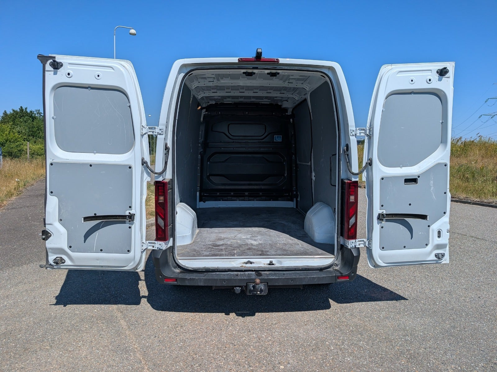 Hvid Renault Master V T33 fra 2025