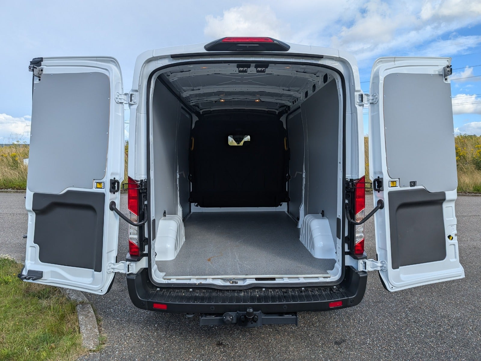 Hvid Ford Transit 350 L3 Van fra 2023