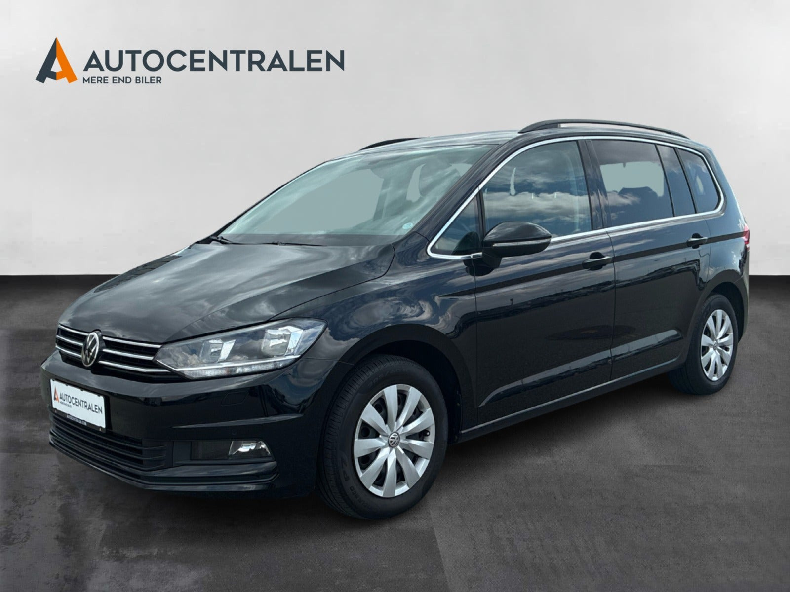 Sort VW Touran fra 2021
