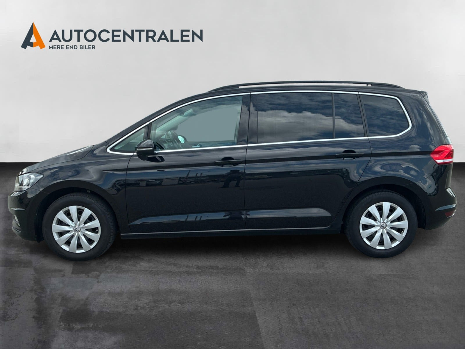 Sort VW Touran fra 2021