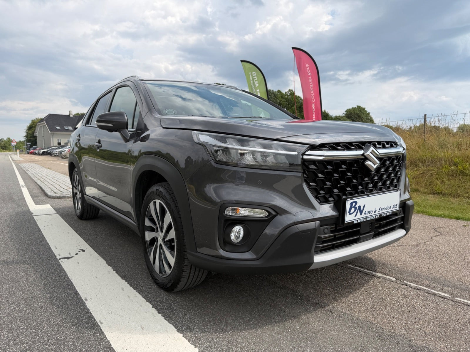 Grå Suzuki S-Cross fra 2024