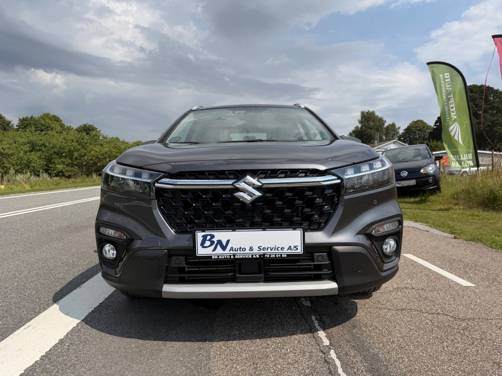 Grå Suzuki S-Cross fra 2024