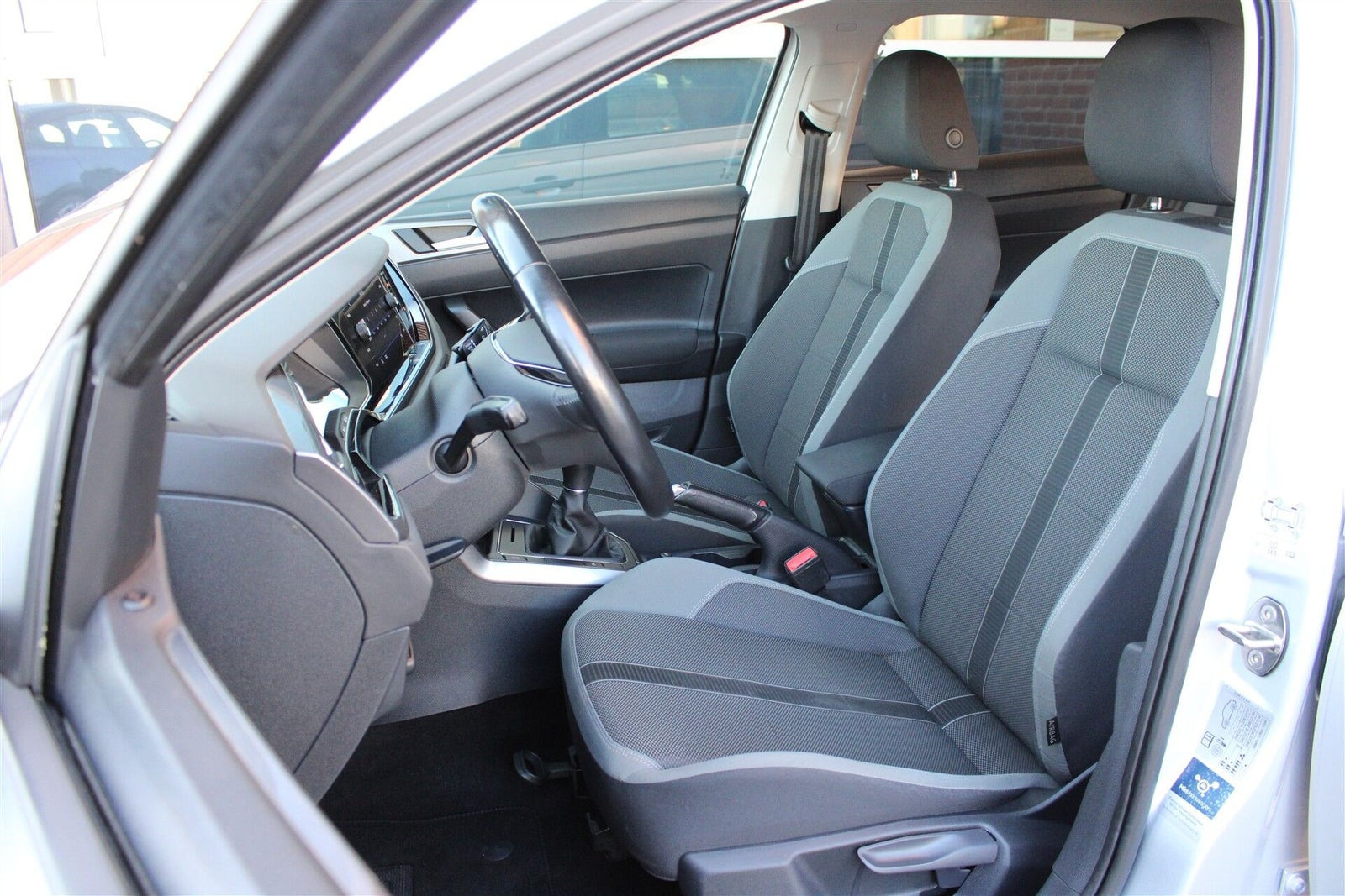 Sølv VW Polo fra 2019