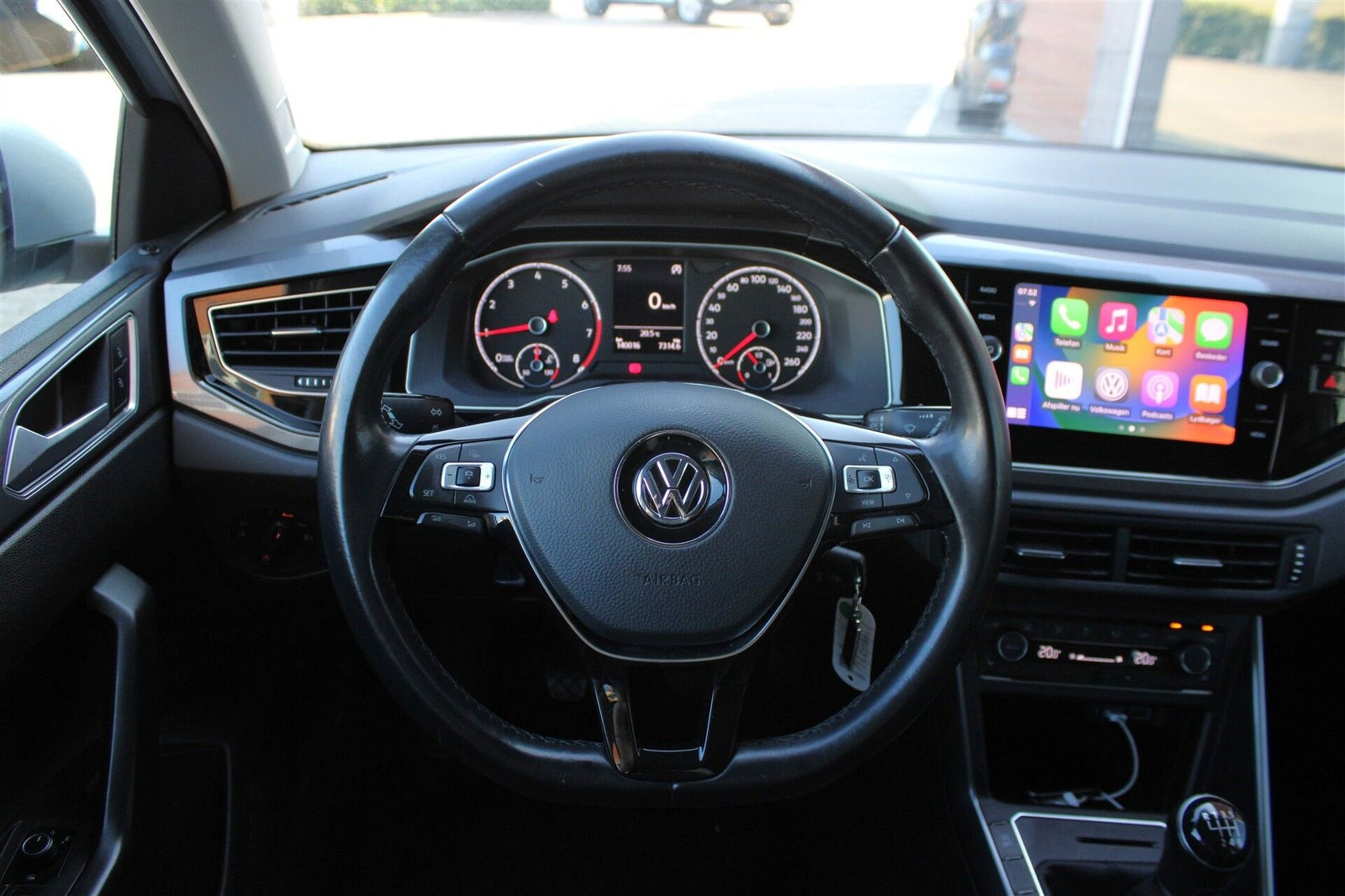 Sølv VW Polo fra 2019