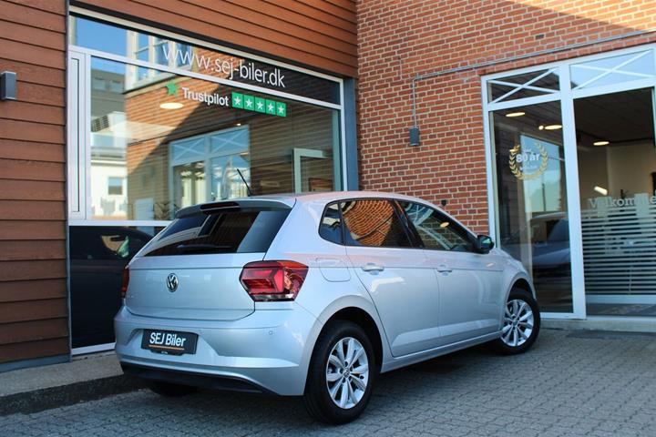 Sølv VW Polo fra 2019