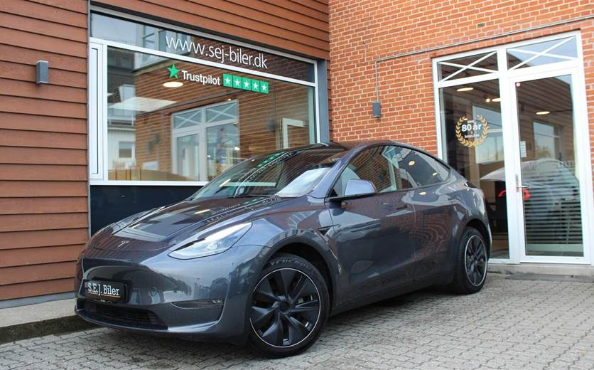 Tesla Model Y Long Range AWD