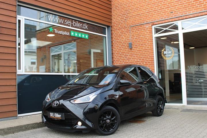 Sort Toyota Aygo fra 2021