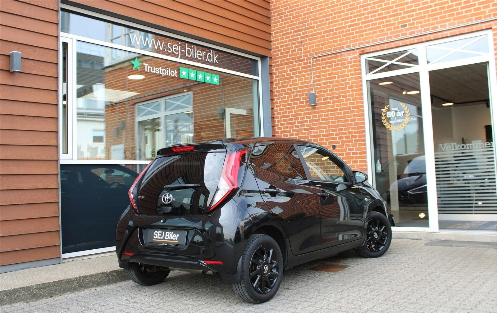 Sort Toyota Aygo fra 2021