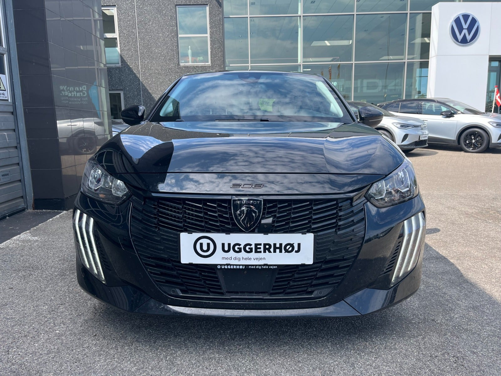 Sort Peugeot 208 fra 2024