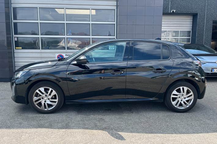 Sort Peugeot 208 fra 2024