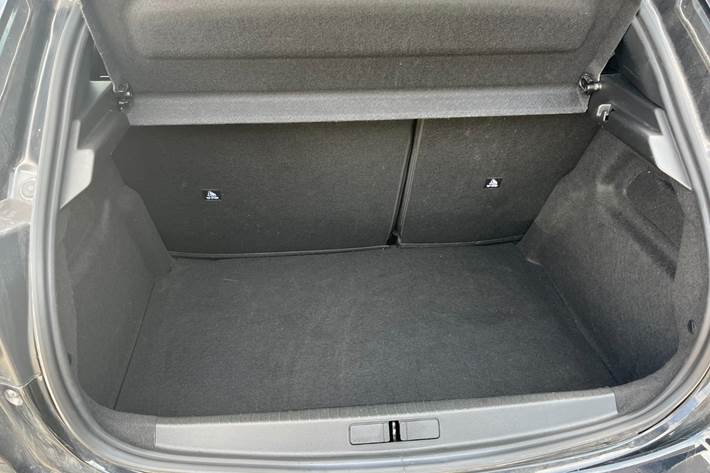Sort Peugeot 208 fra 2024