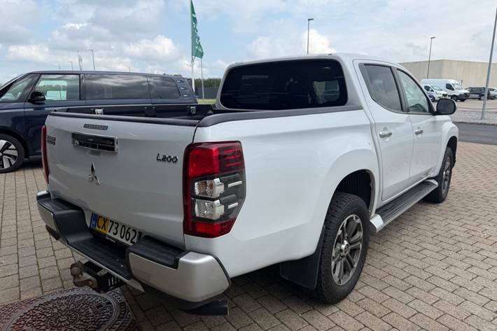 Hvid Mitsubishi L200 fra 2020
