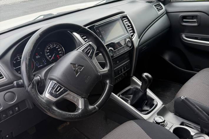 Hvid Mitsubishi L200 fra 2020