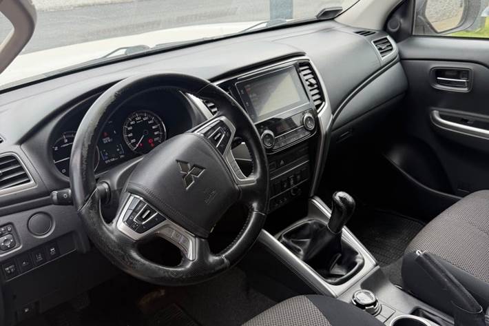 Hvid Mitsubishi L200 fra 2020
