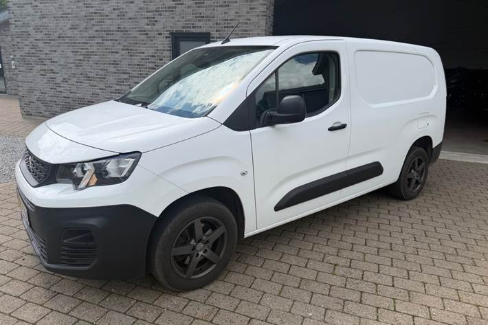 Hvid Peugeot Partner fra 2021