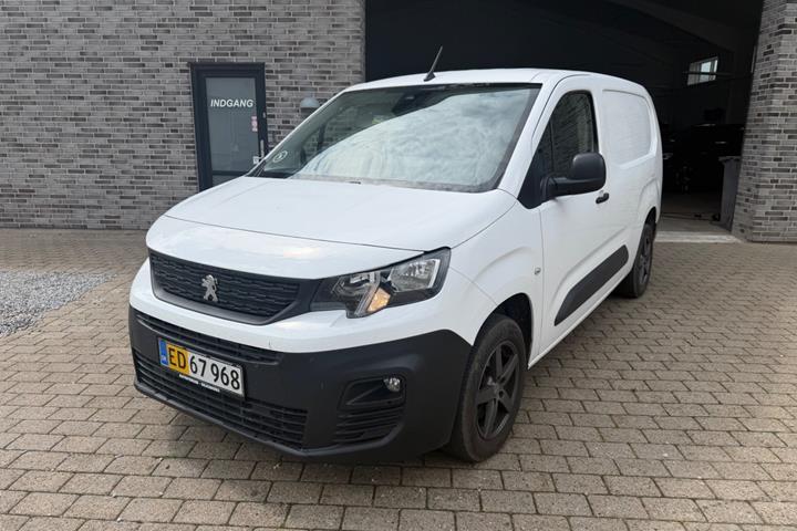 Hvid Peugeot Partner fra 2021