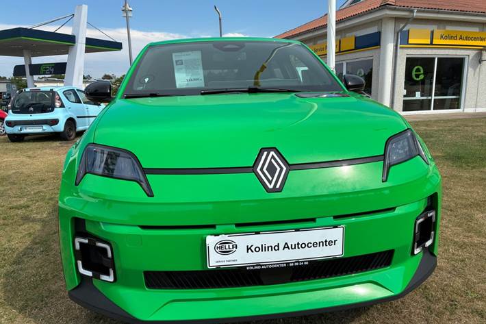 Grøn Renault 5 E-Tech fra 2025