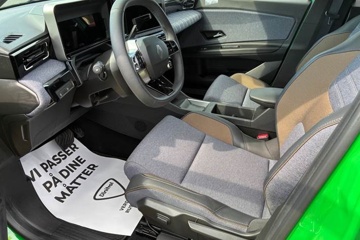 Grøn Renault 5 E-Tech fra 2025
